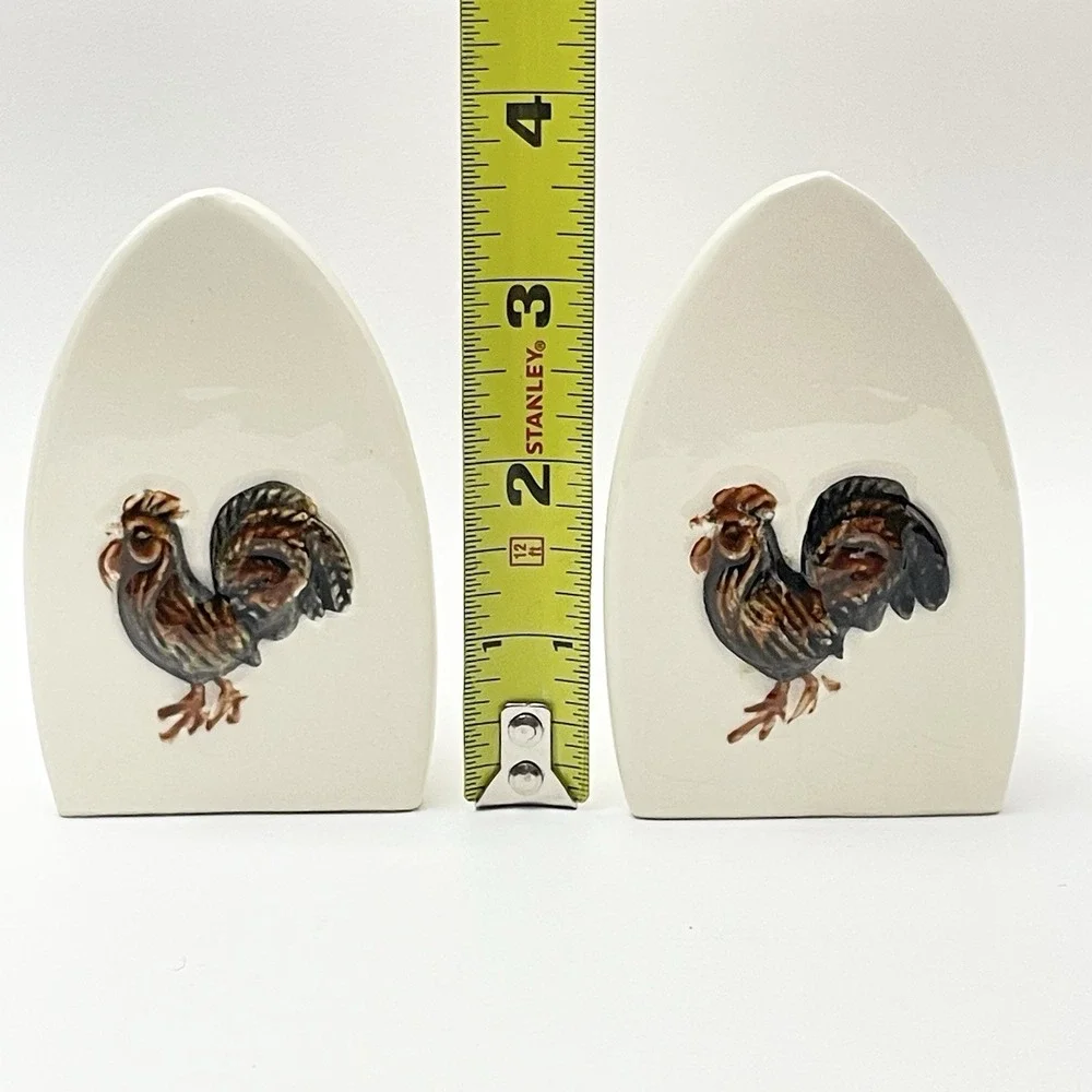 Artmark Farmhouse Roosters Chickens Iron Salt & Pepper Shakers Farmhouse Ceramic